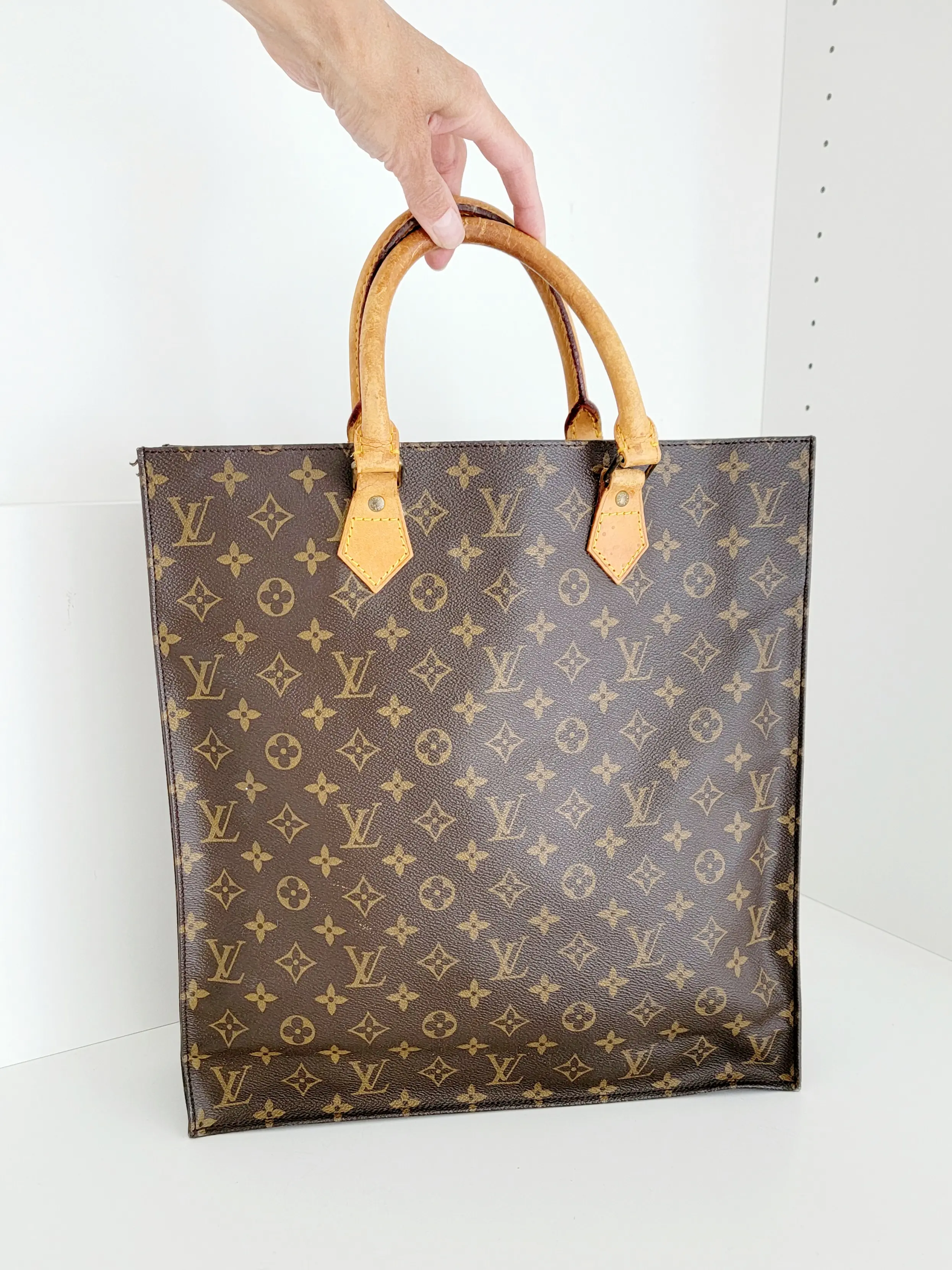 Louis Vuitton Sac Plat | LOOP Marketplace