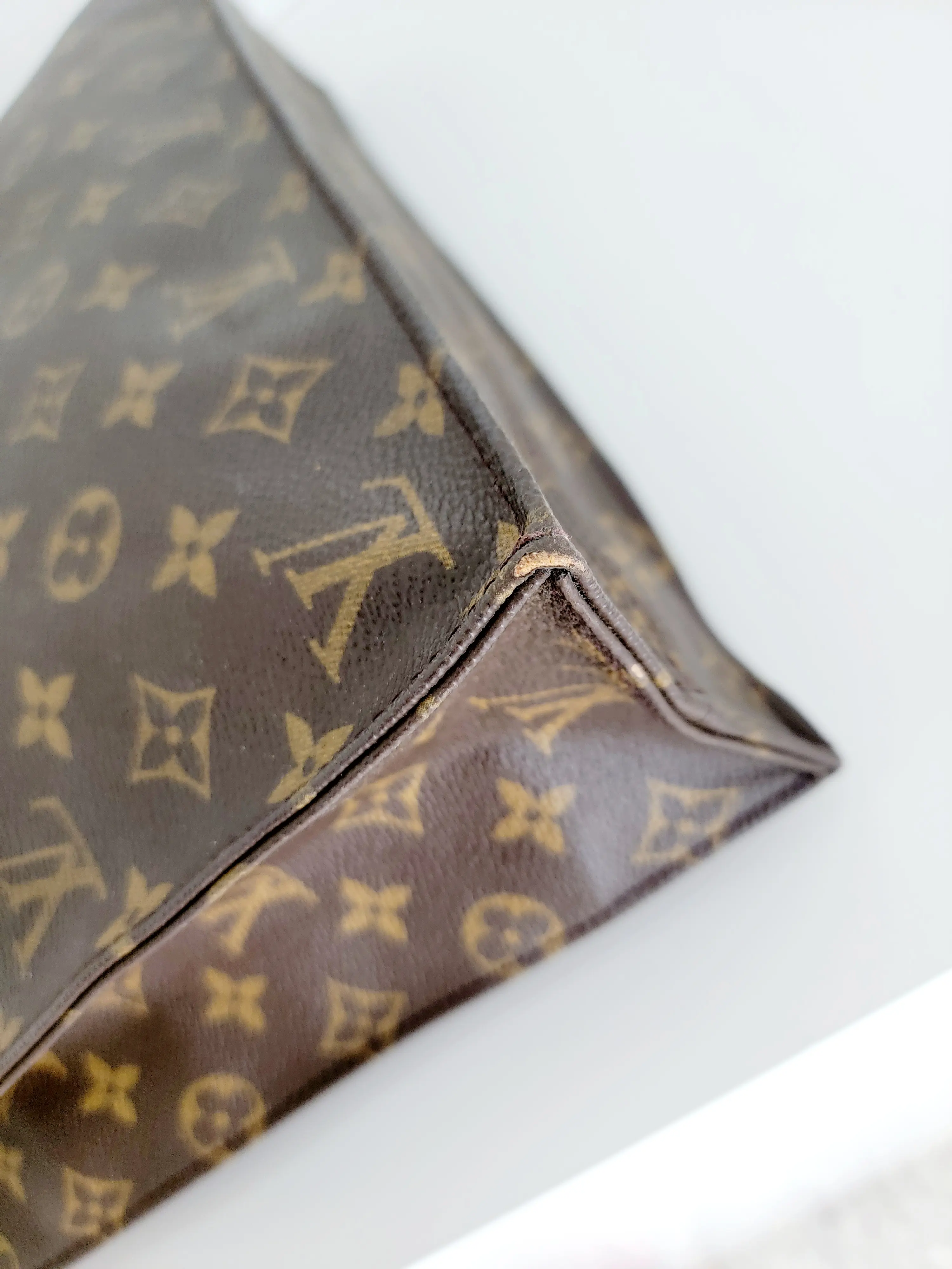 Louis Vuitton Sac Plat | LOOP Marketplace
