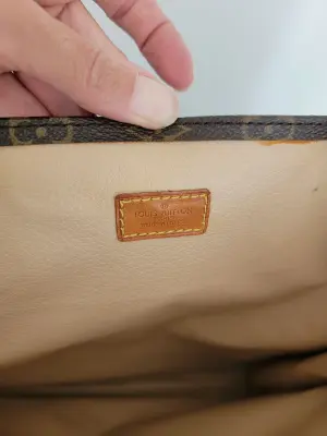 Louis Vuitton Sac Plat | LOOP Marketplace