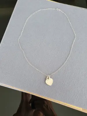 Tiffany & Co. Halsband mit Herzanhänger | LOOP-Marktplatz
