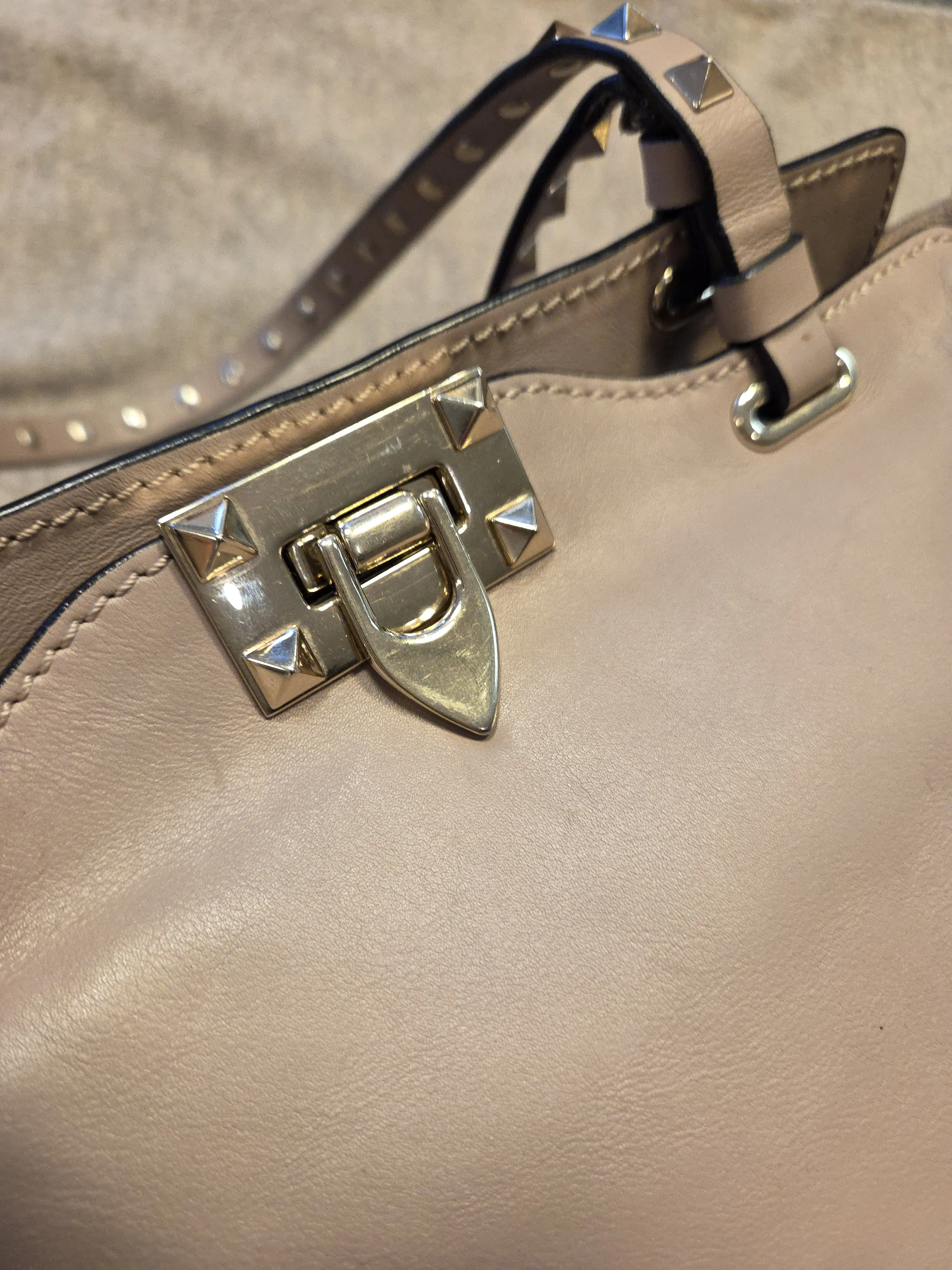 Valentino rockstud bag | LOOP Marketplace