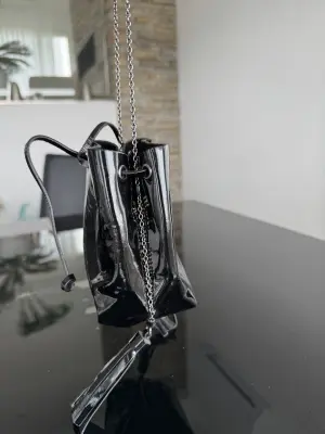 Kleines Miu Miu Täschchen | LOOP Marketplace