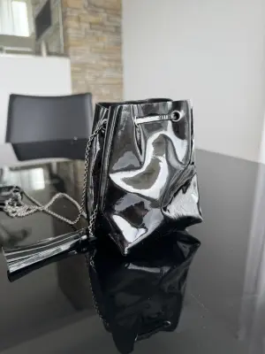 Kleines Miu Miu Täschchen | LOOP Marketplace