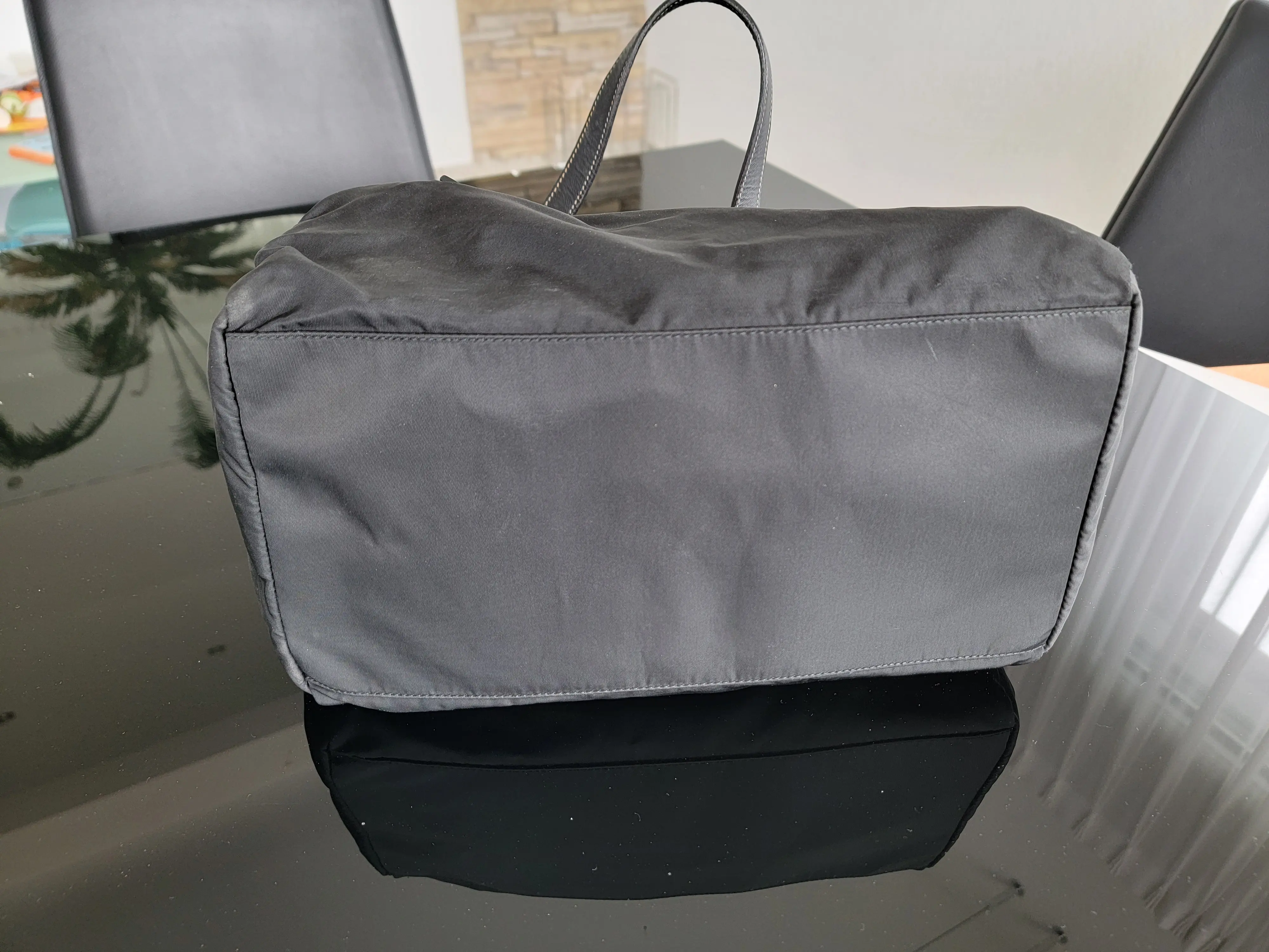Kleine Prada Nylon Bowling Tasche | LOOP-Marktplatz