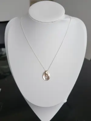 Tiffany & Co. Halskette mit Madonna | LOOP Marketplace