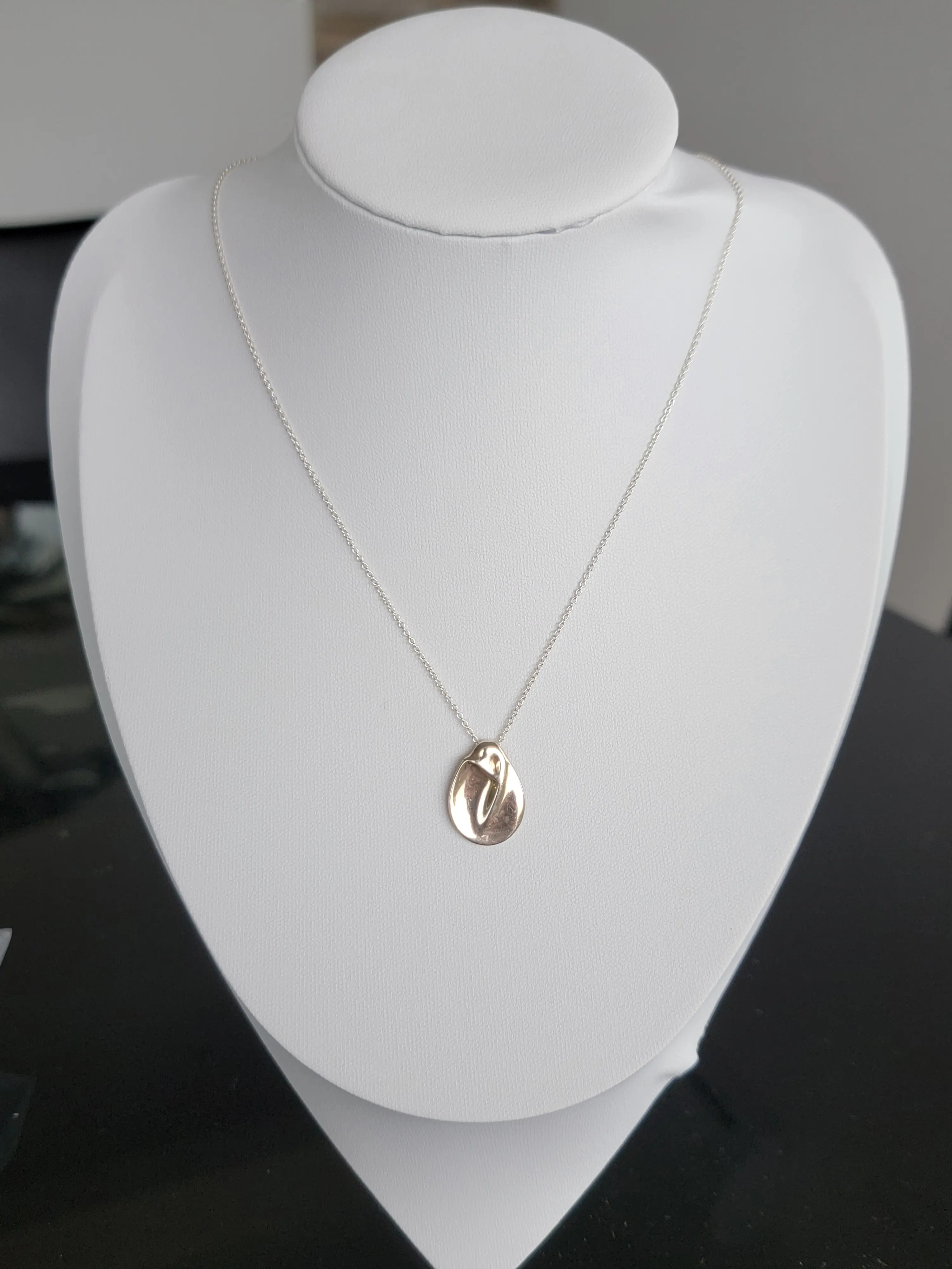 Tiffany & Co. Halskette mit Madonna | LOOP Marketplace