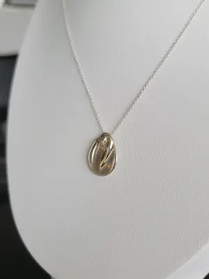 Tiffany & Co. Halskette mit Madonna | LOOP Marketplace