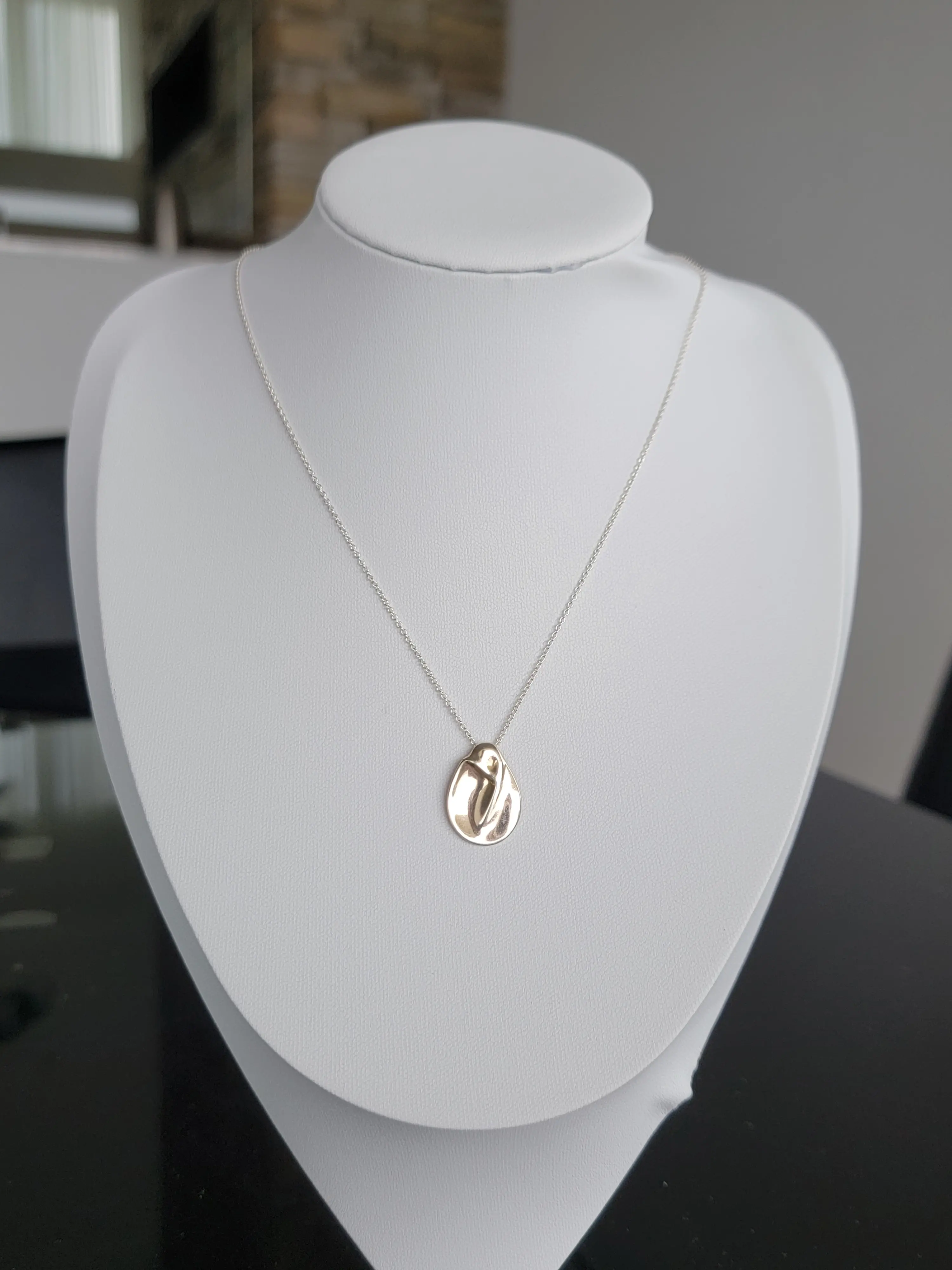 Tiffany & Co. Halskette mit Madonna | LOOP Marketplace