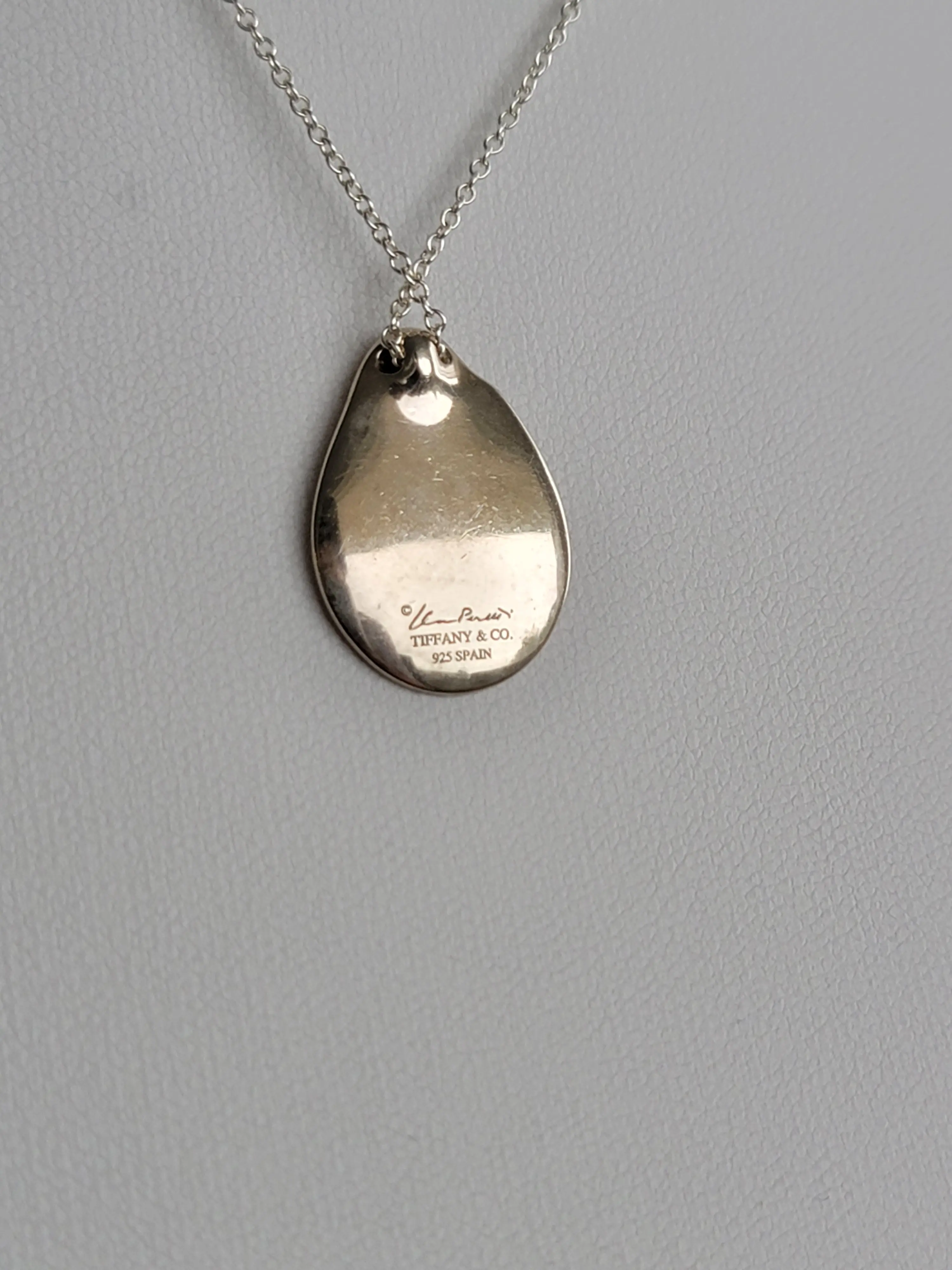 Tiffany & Co. Halskette mit Madonna | LOOP Marketplace