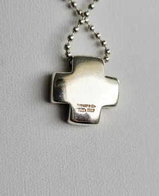 Tiffany & Co. Halskette mit Kreuz | LOOP-Marktplatz