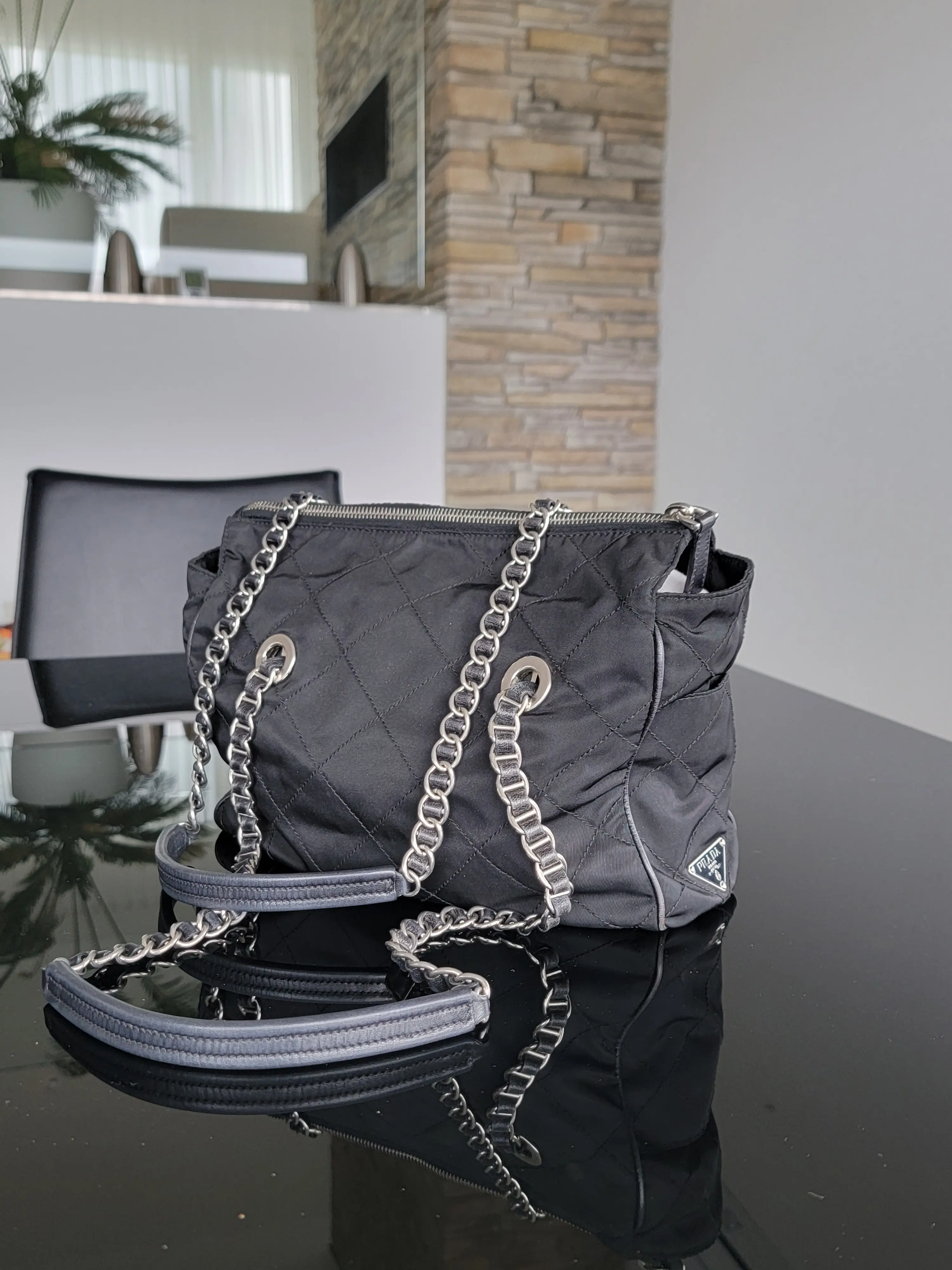 Prada Nylon Tasche | LOOP-Marktplatz
