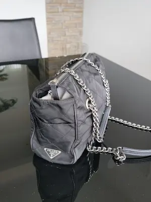 Prada Nylon Tasche | LOOP-Marktplatz