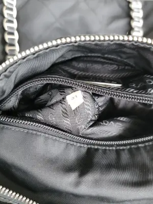 Prada Nylon Tasche | LOOP-Marktplatz