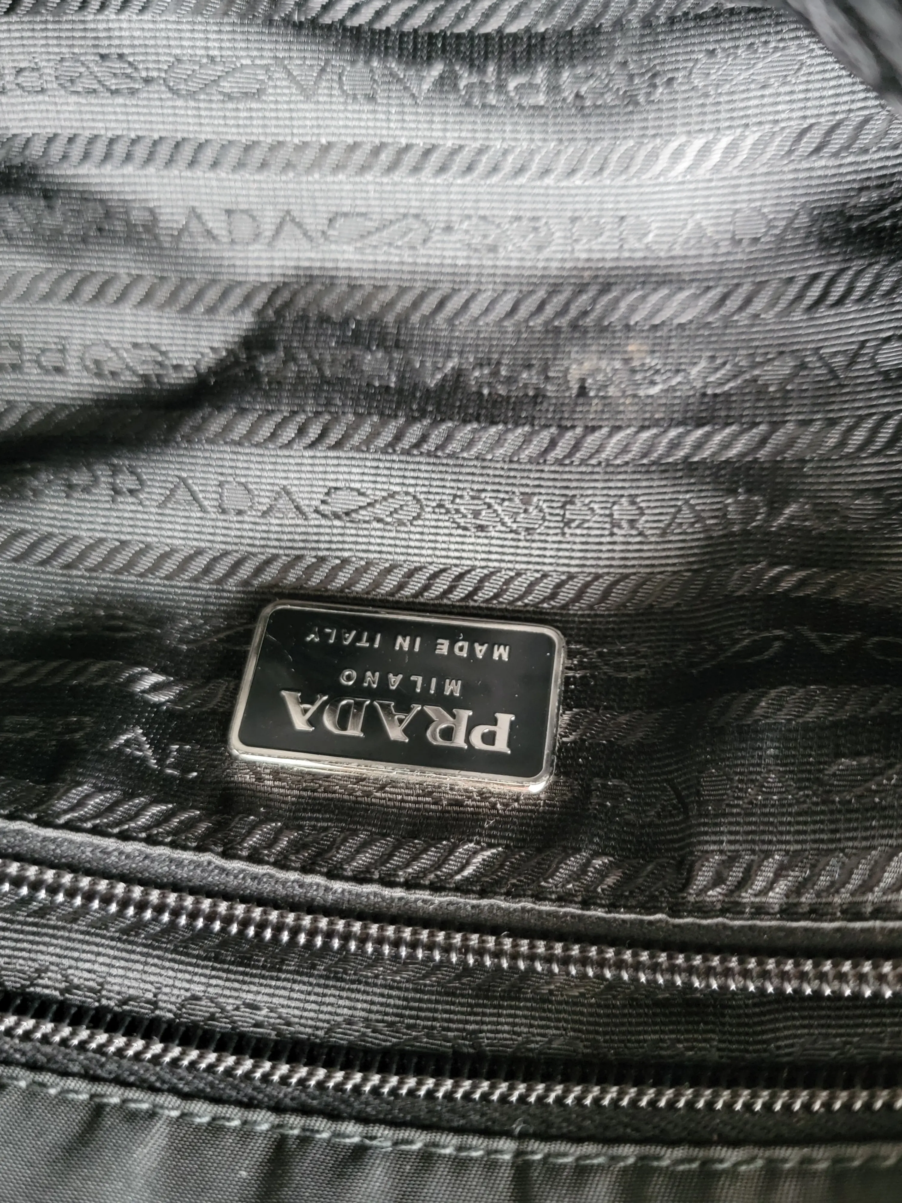 Prada Nylon Tasche | LOOP-Marktplatz