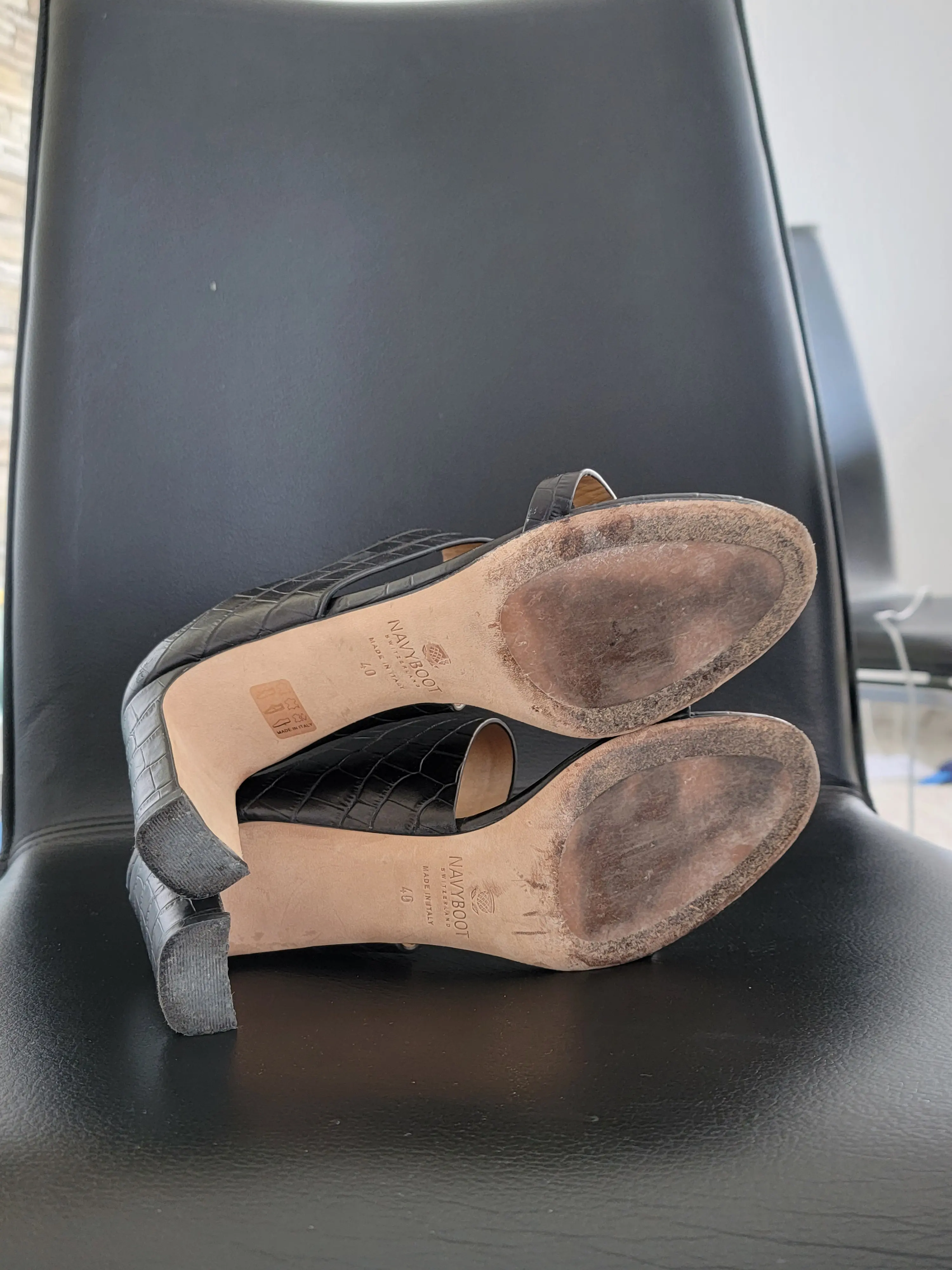 Schöne und bequeme Navyboot Sandalen | LOOP-Marktplatz