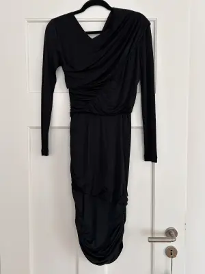 Black dress | LOOP Marketplace
