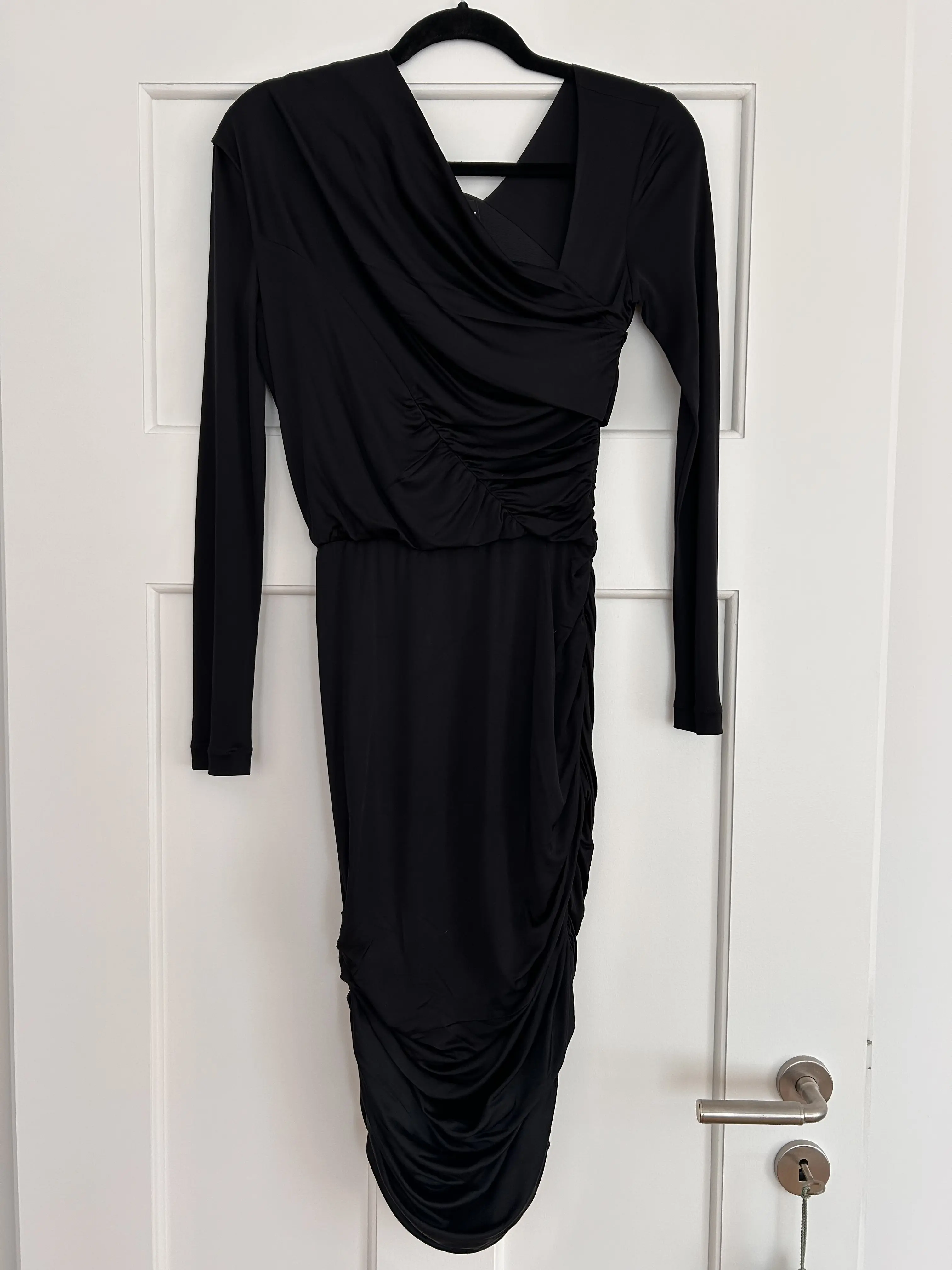 Black dress | LOOP Marketplace