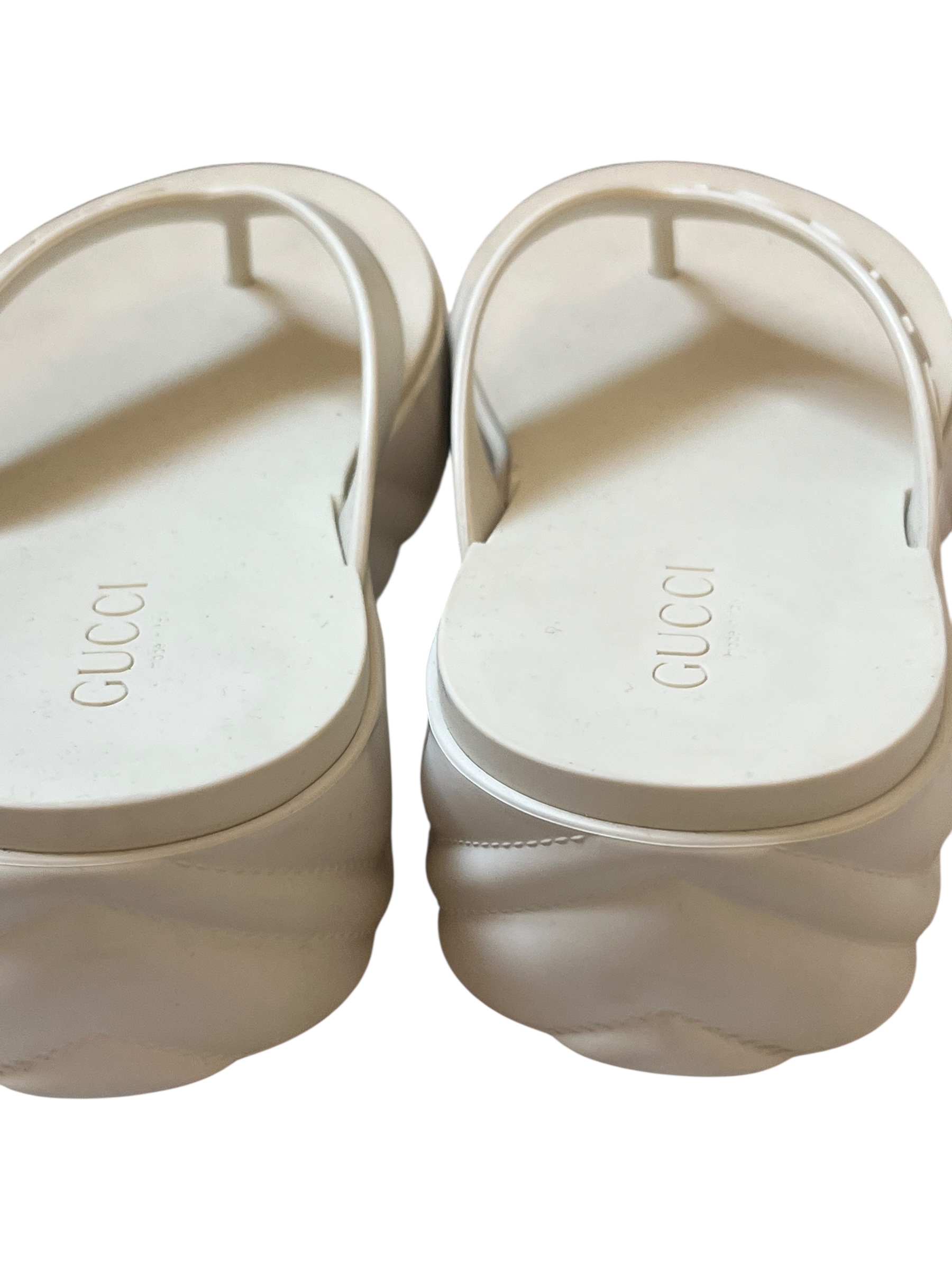 Gucci tongues | LOOP Marketplace