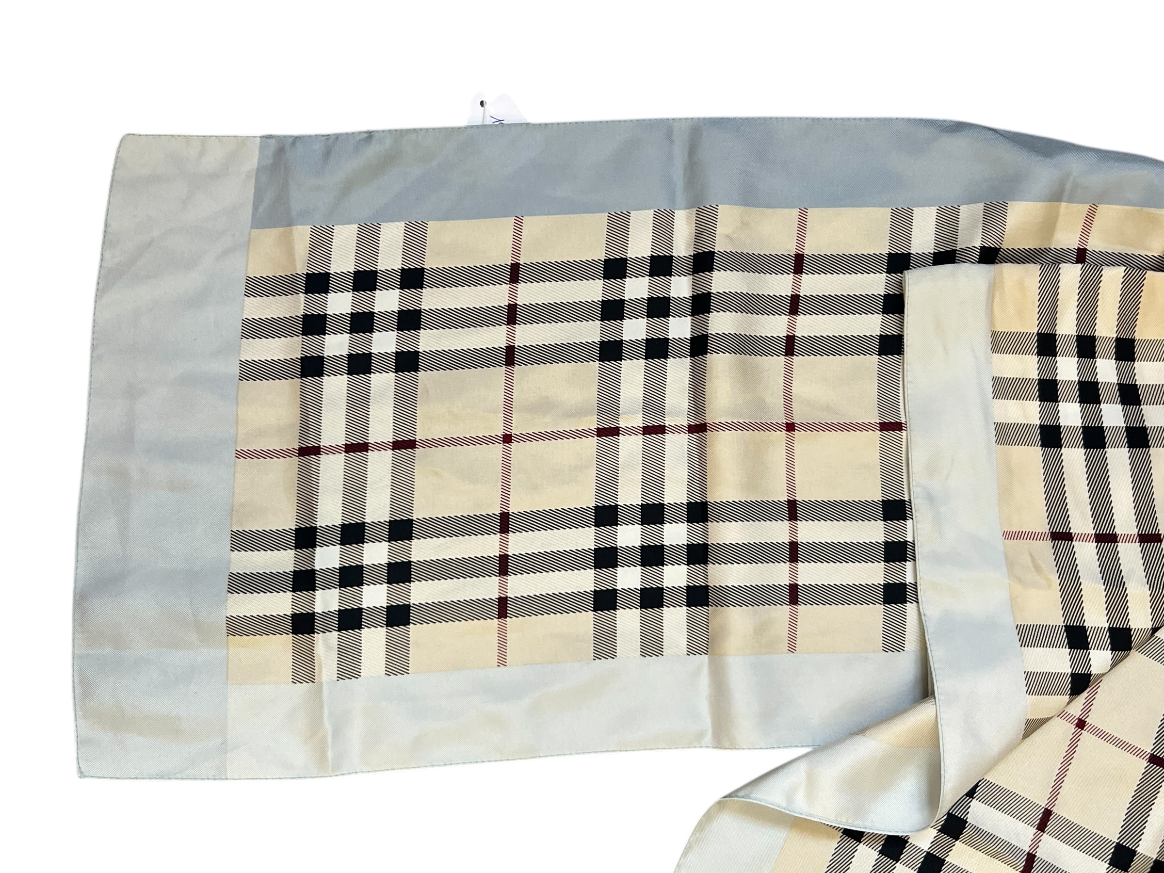 Burberry scarf | LOOP Marketplace