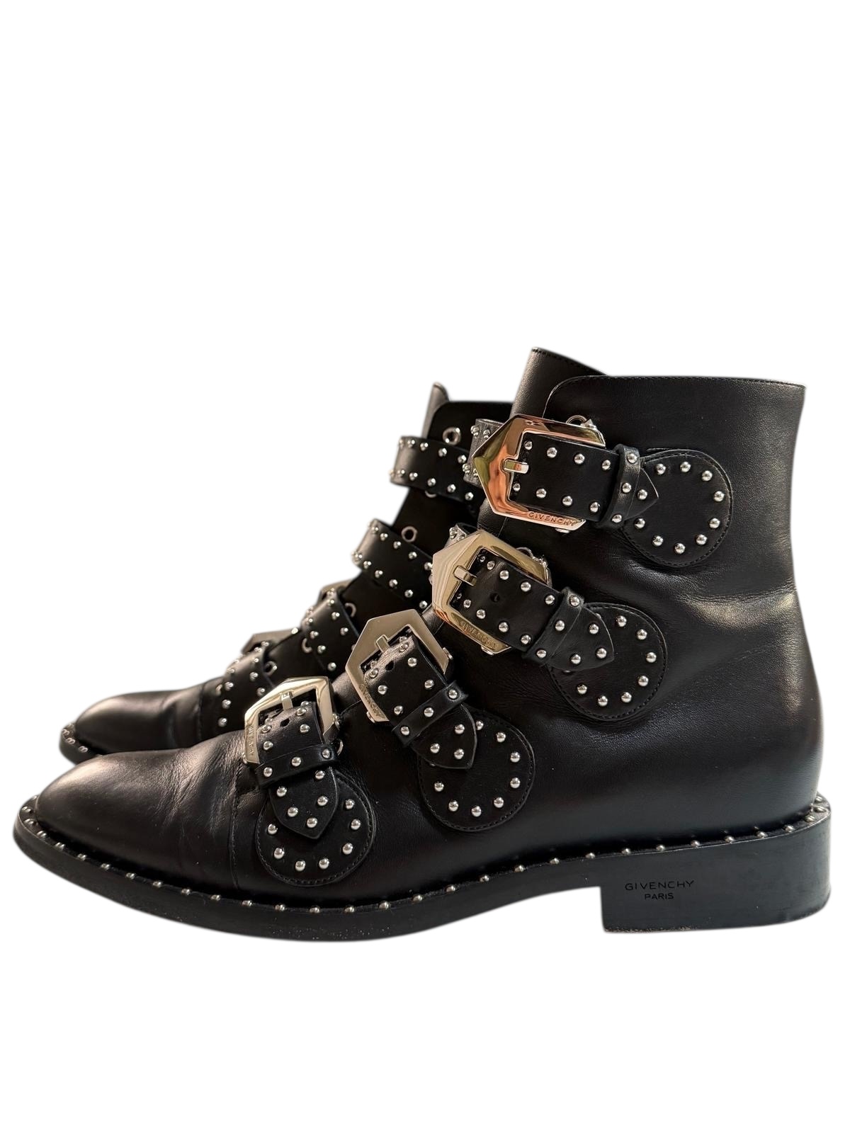 Givenchy ankle boots | LOOP Marketplace