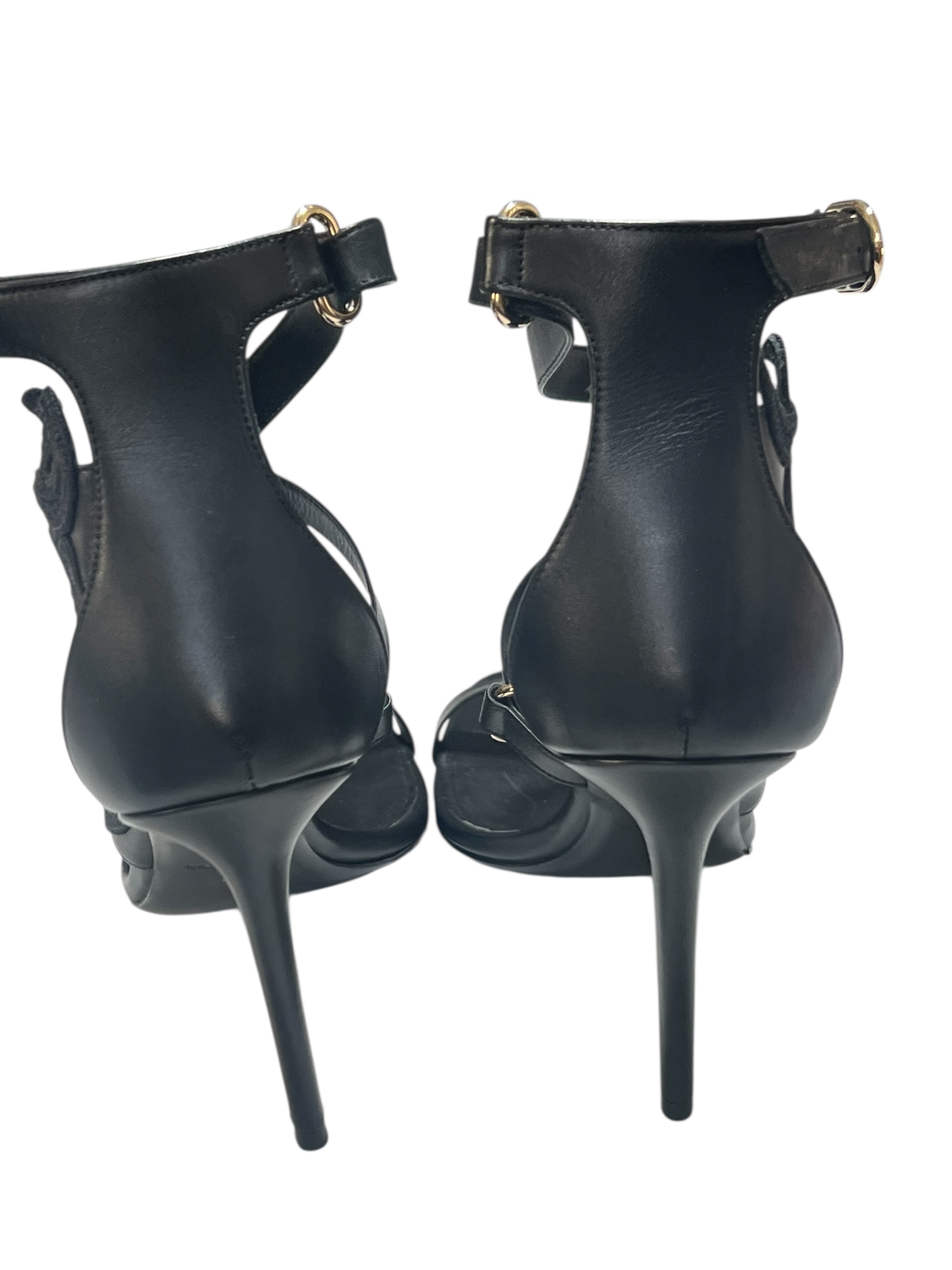 Versace pumps | LOOP Marketplace