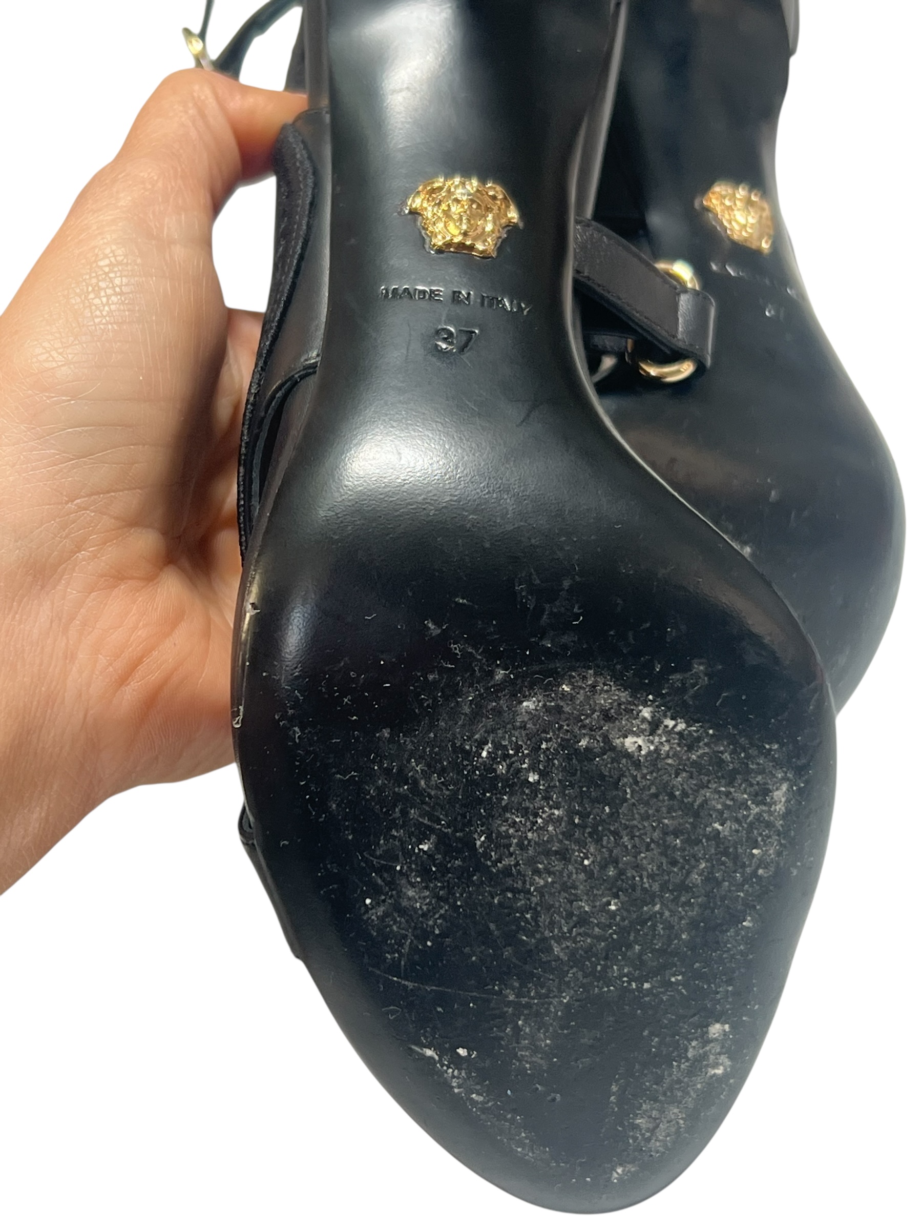 Versace pumps | LOOP Marketplace