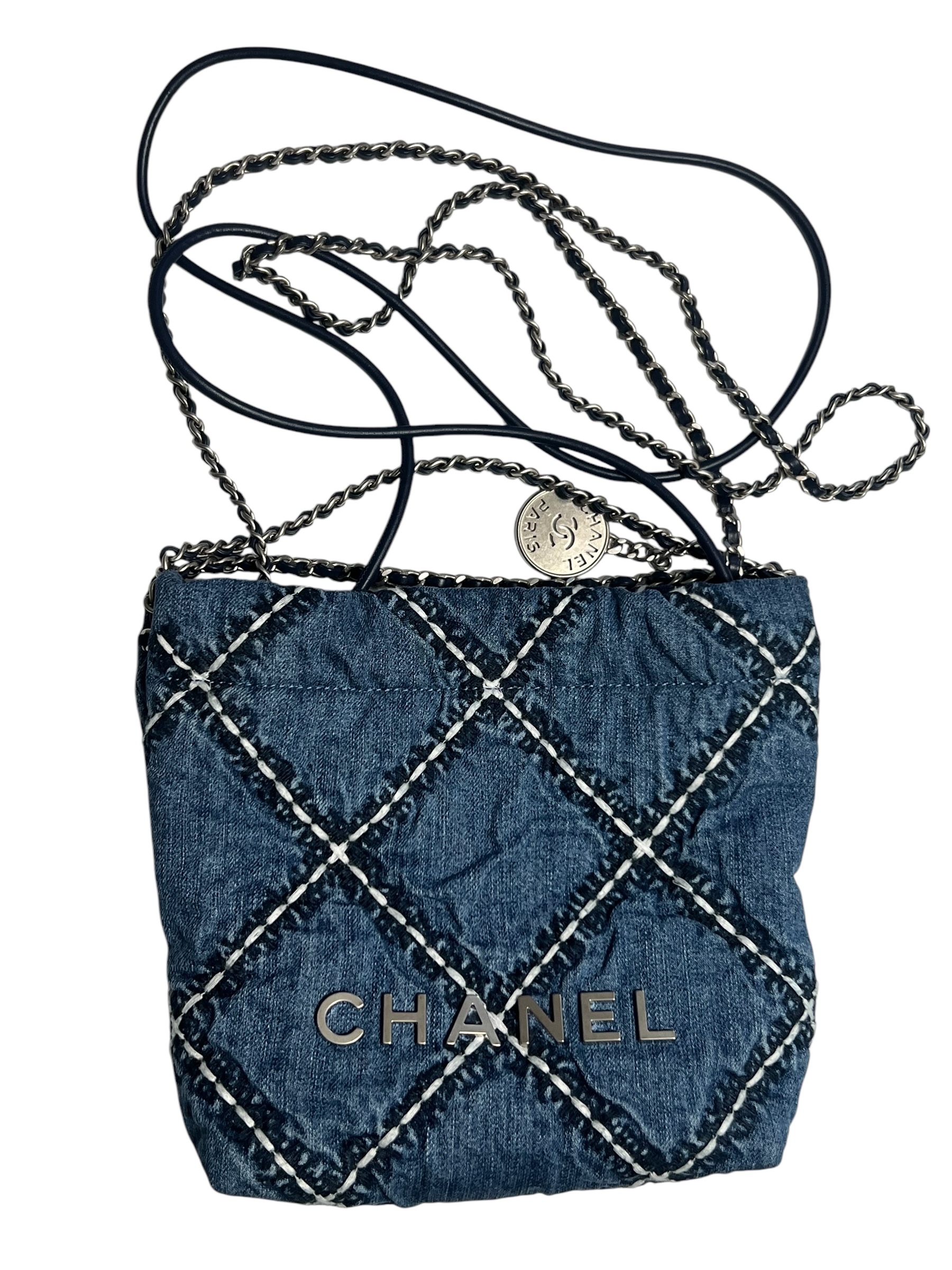 Chanel Mini 22 bag | LOOP-Marktplatz
