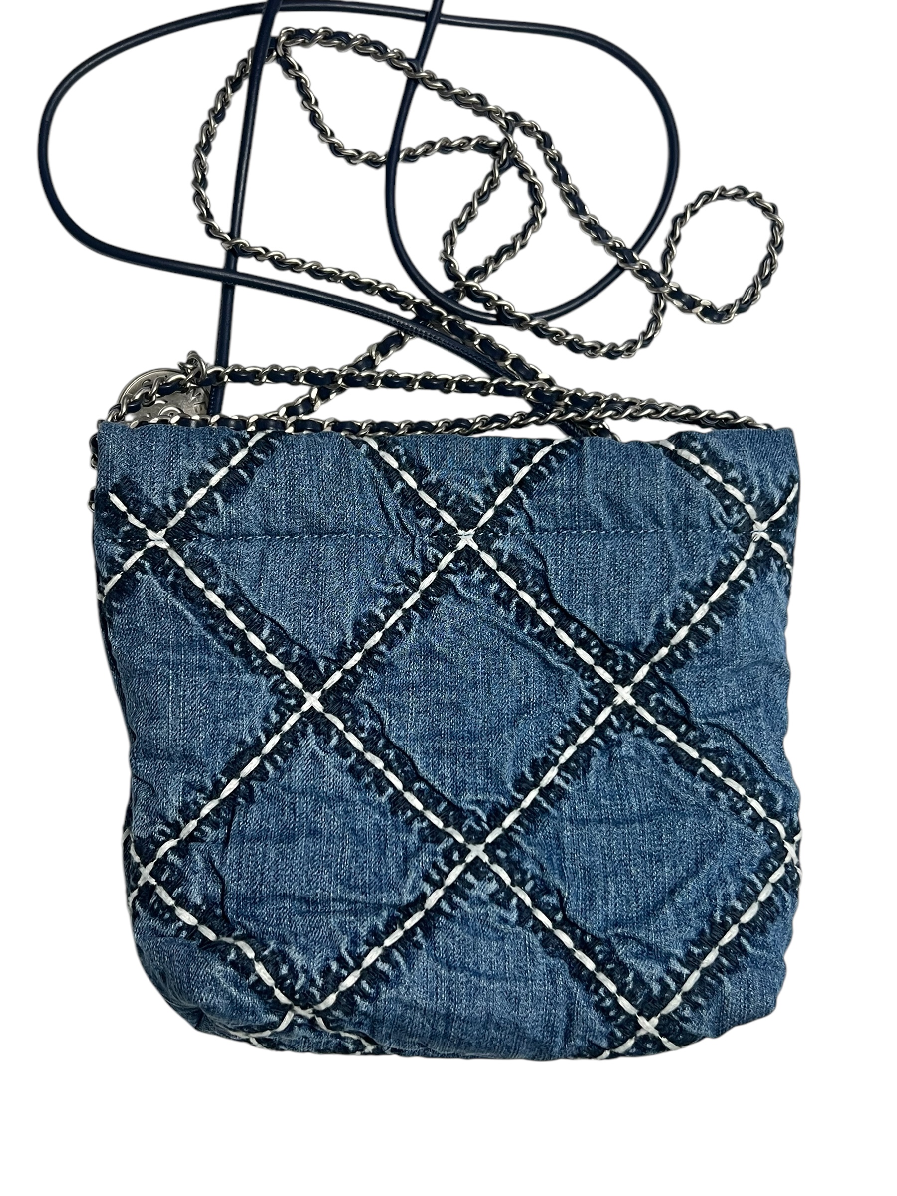 Chanel Mini 22 bag | LOOP-Marktplatz