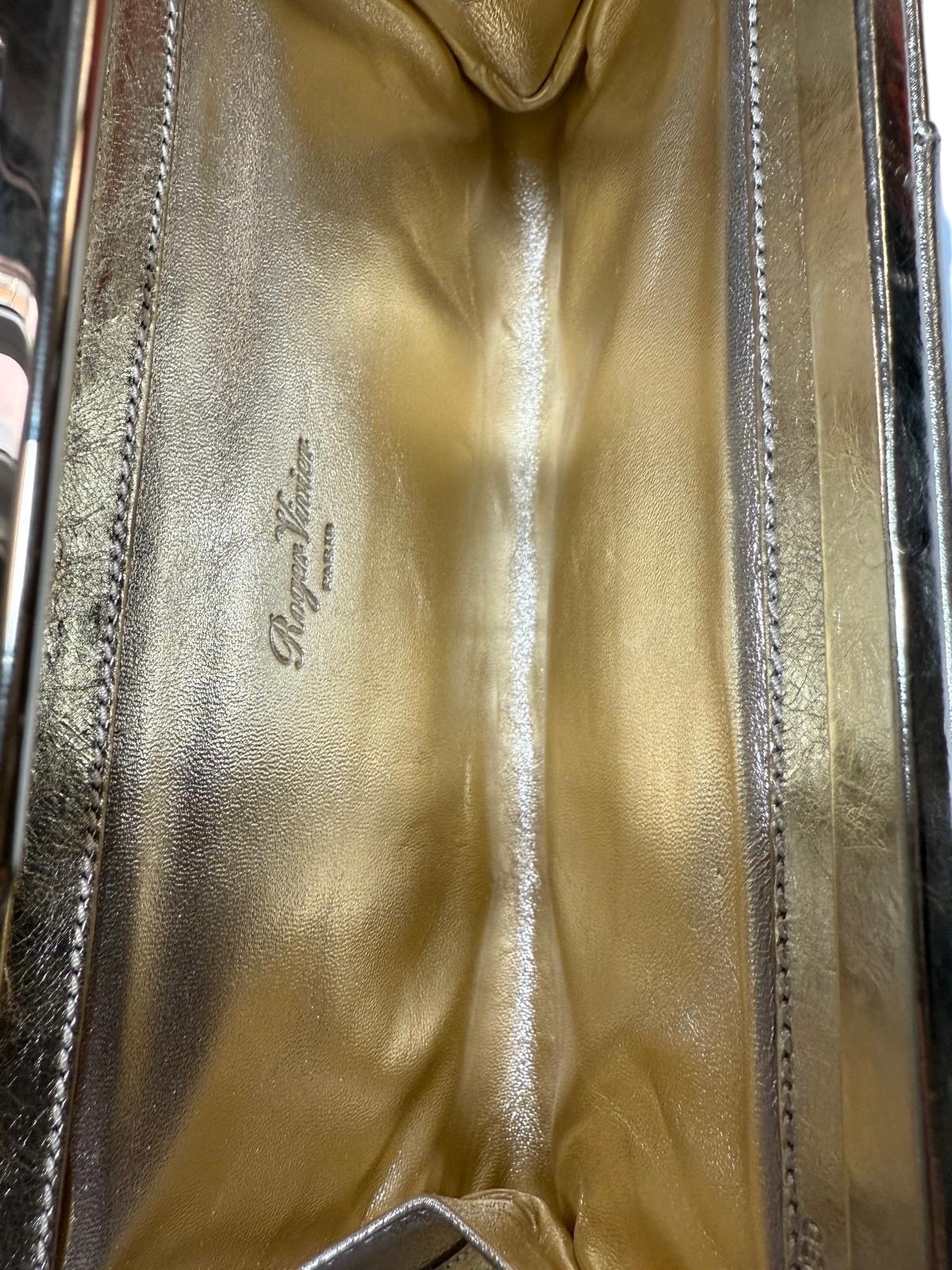 Roger Vivier clutch | LOOP-Marktplatz