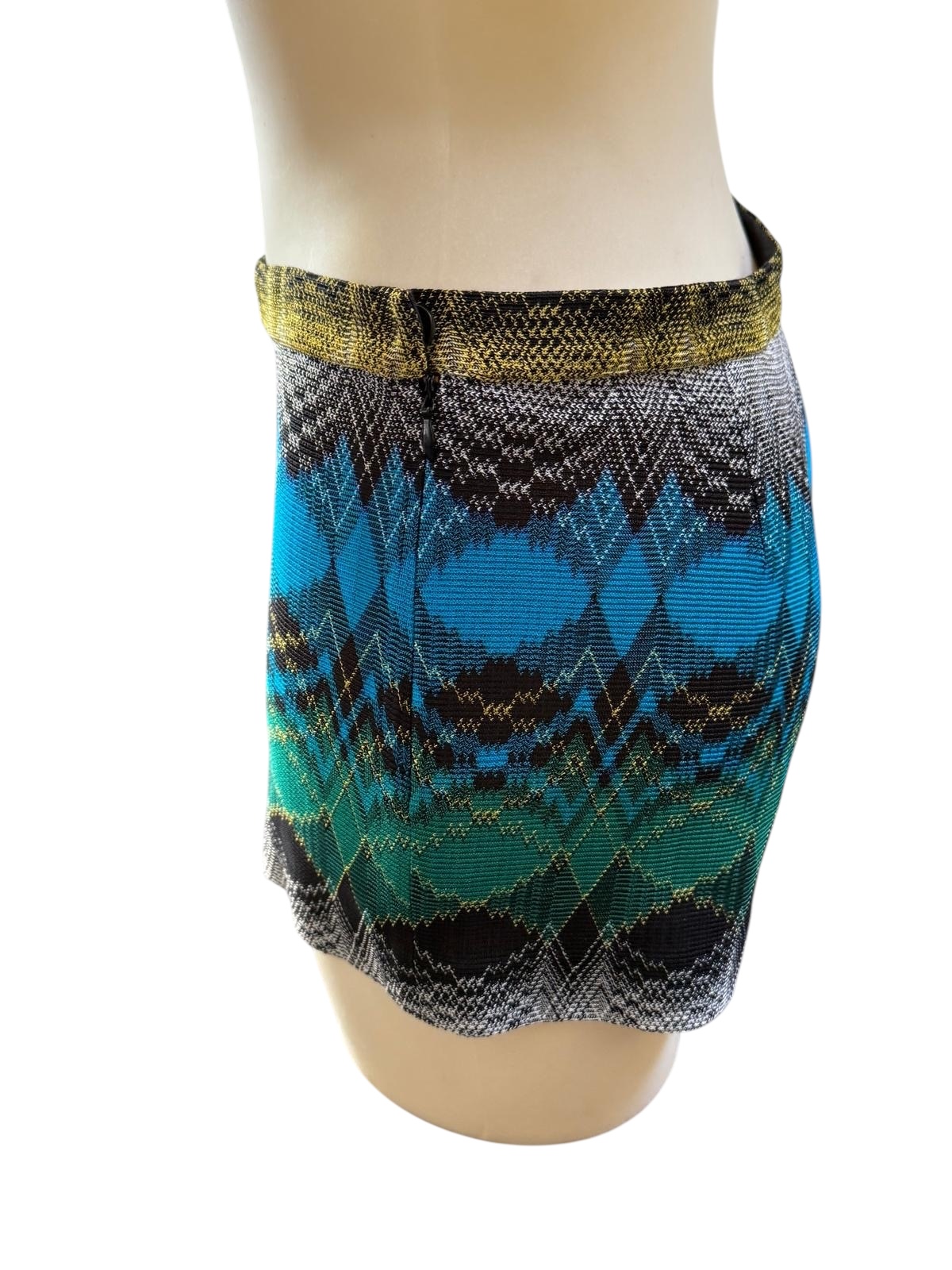 Missoni is an Italian fashion house known for its colorful knitwear designs. | LOOP Marketplace
