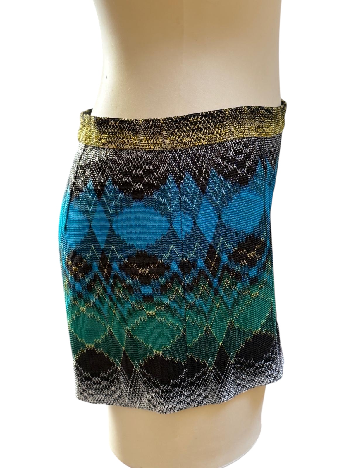 Missoni is an Italian fashion house known for its colorful knitwear designs. | LOOP Marketplace