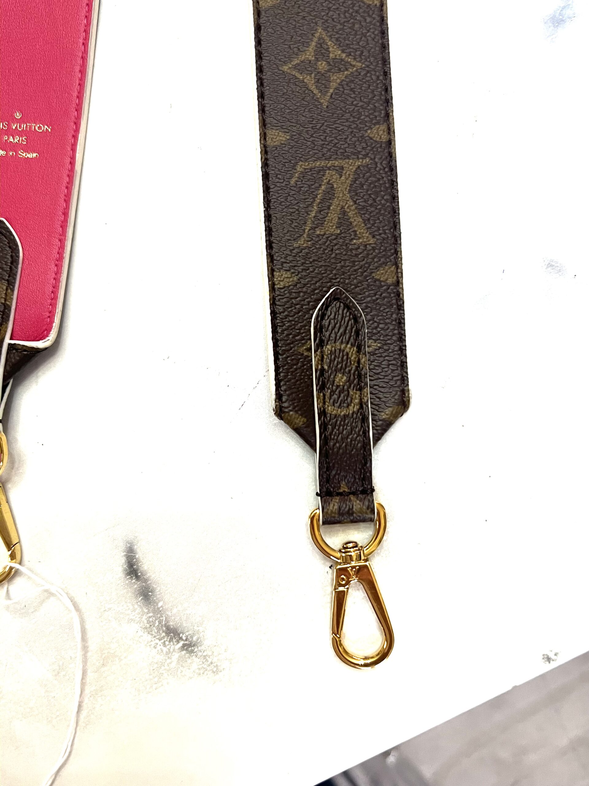 Louis Vuitton shoulder strap | LOOP-Marktplatz