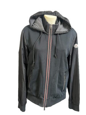 Moncler vest | LOOP Marketplace