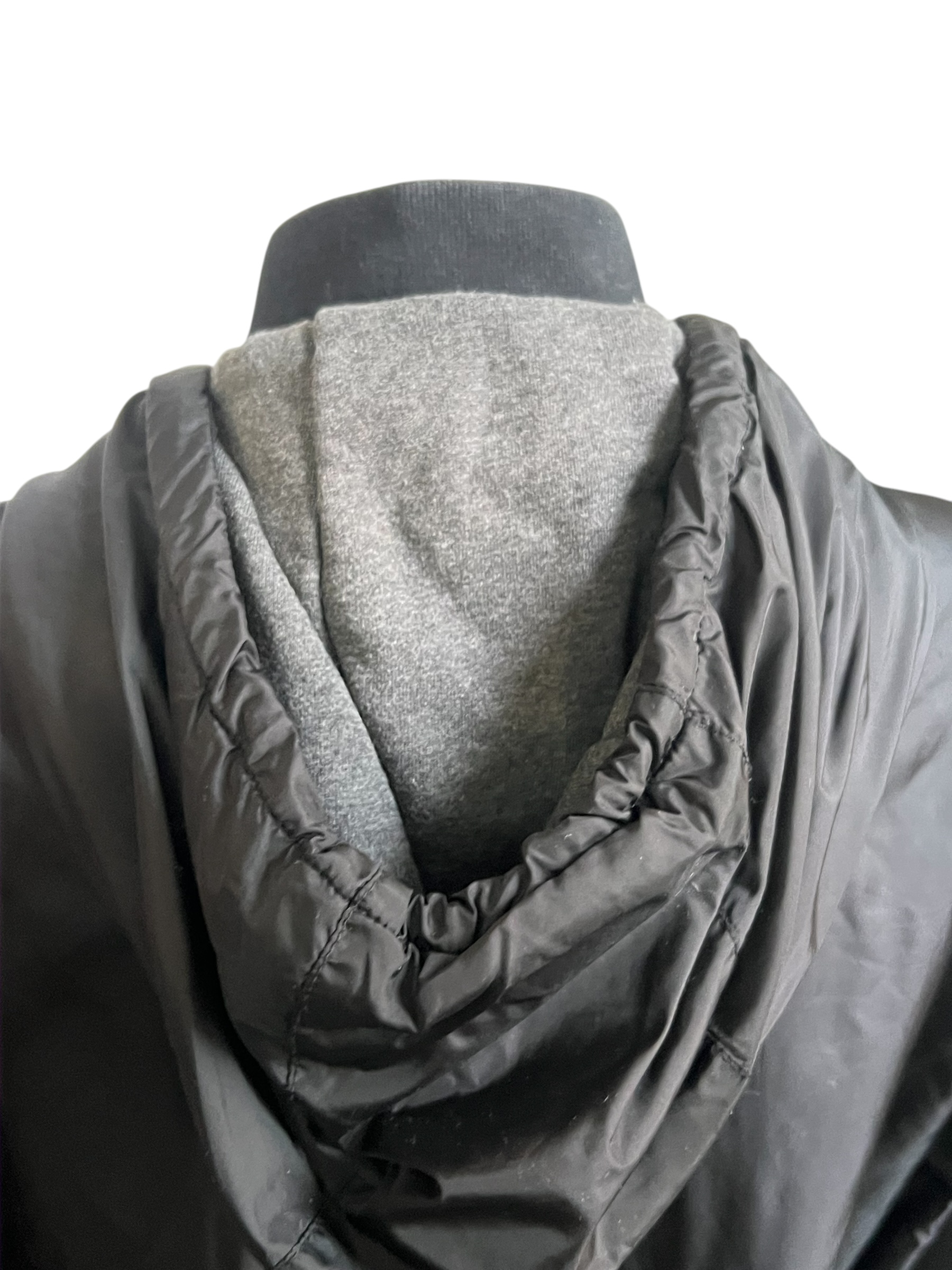 Moncler vest | LOOP Marketplace