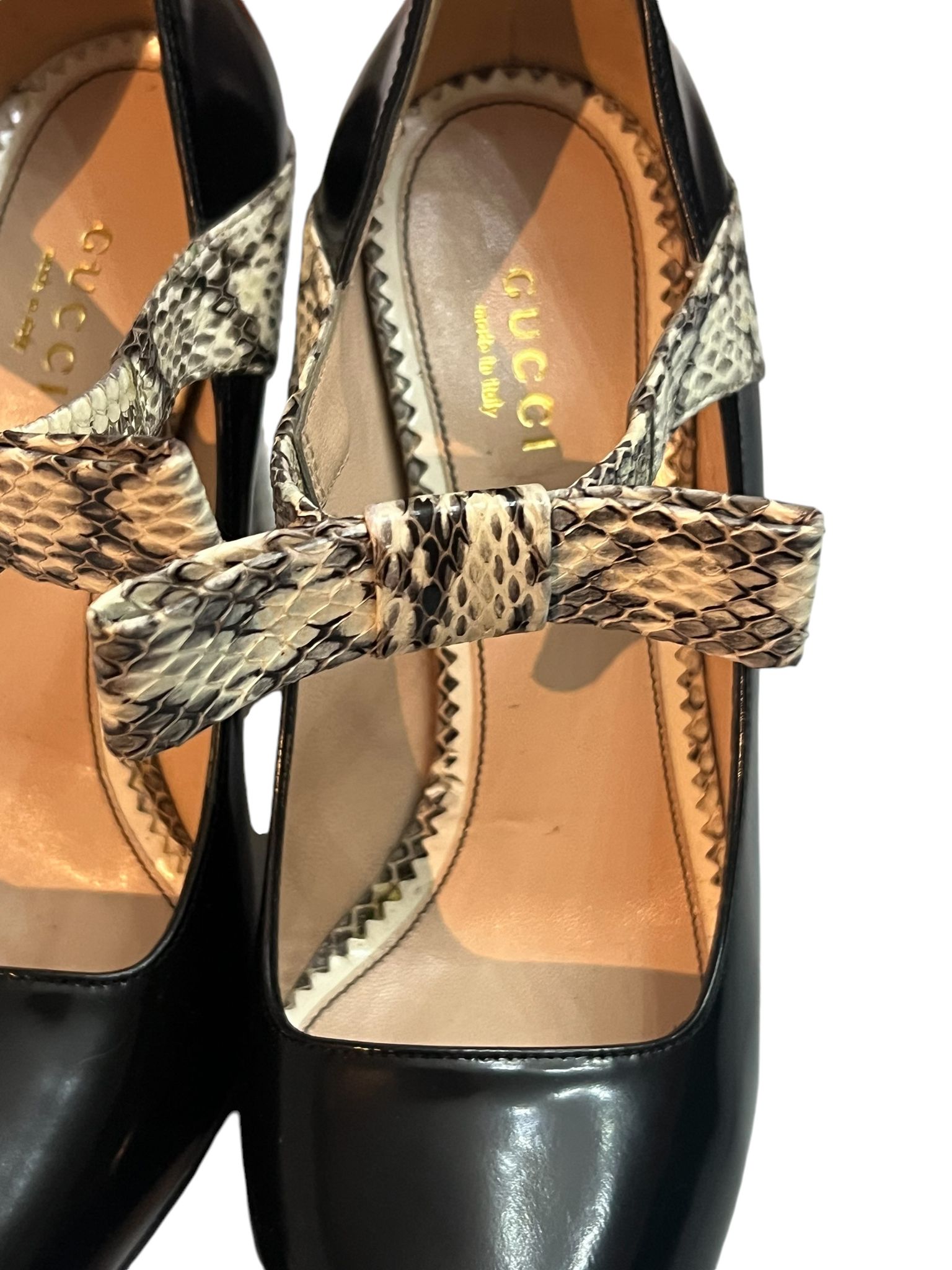 Gucci pumps