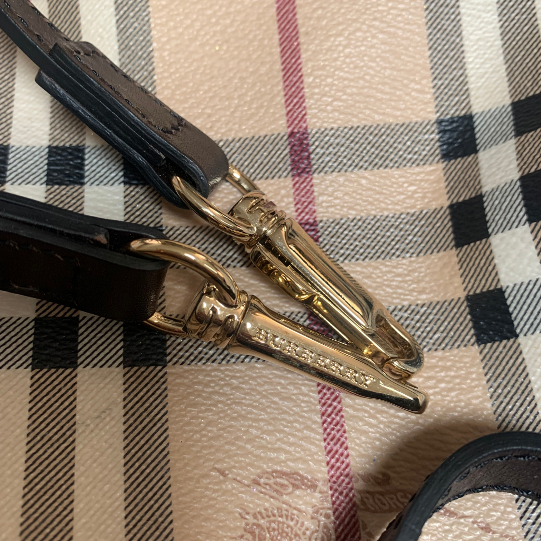 Burberry Haymarket bag | LOOP-Marktplatz