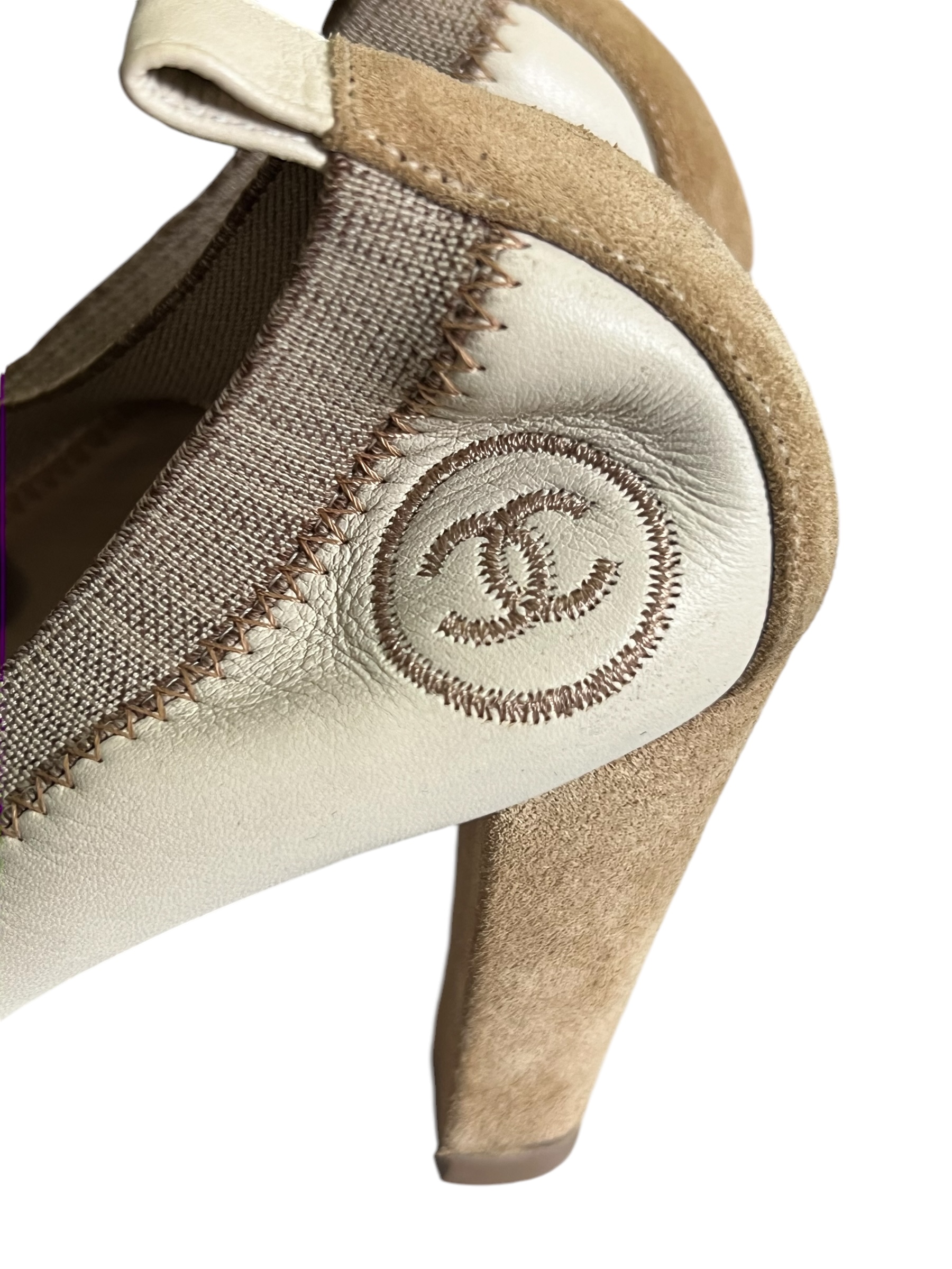Chanel two-tone suede pumps | LOOP-Marktplatz
