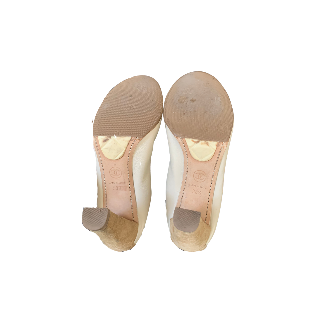 Chanel two-tone suede pumps | LOOP-Marktplatz