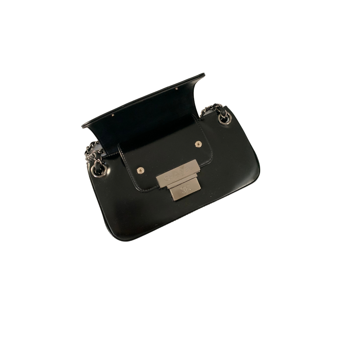 Black leather Chanel bag | LOOP Marketplace