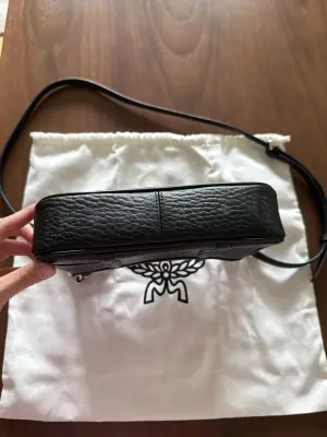 MCM Schultertasche «Aren» | LOOP-Marktplatz