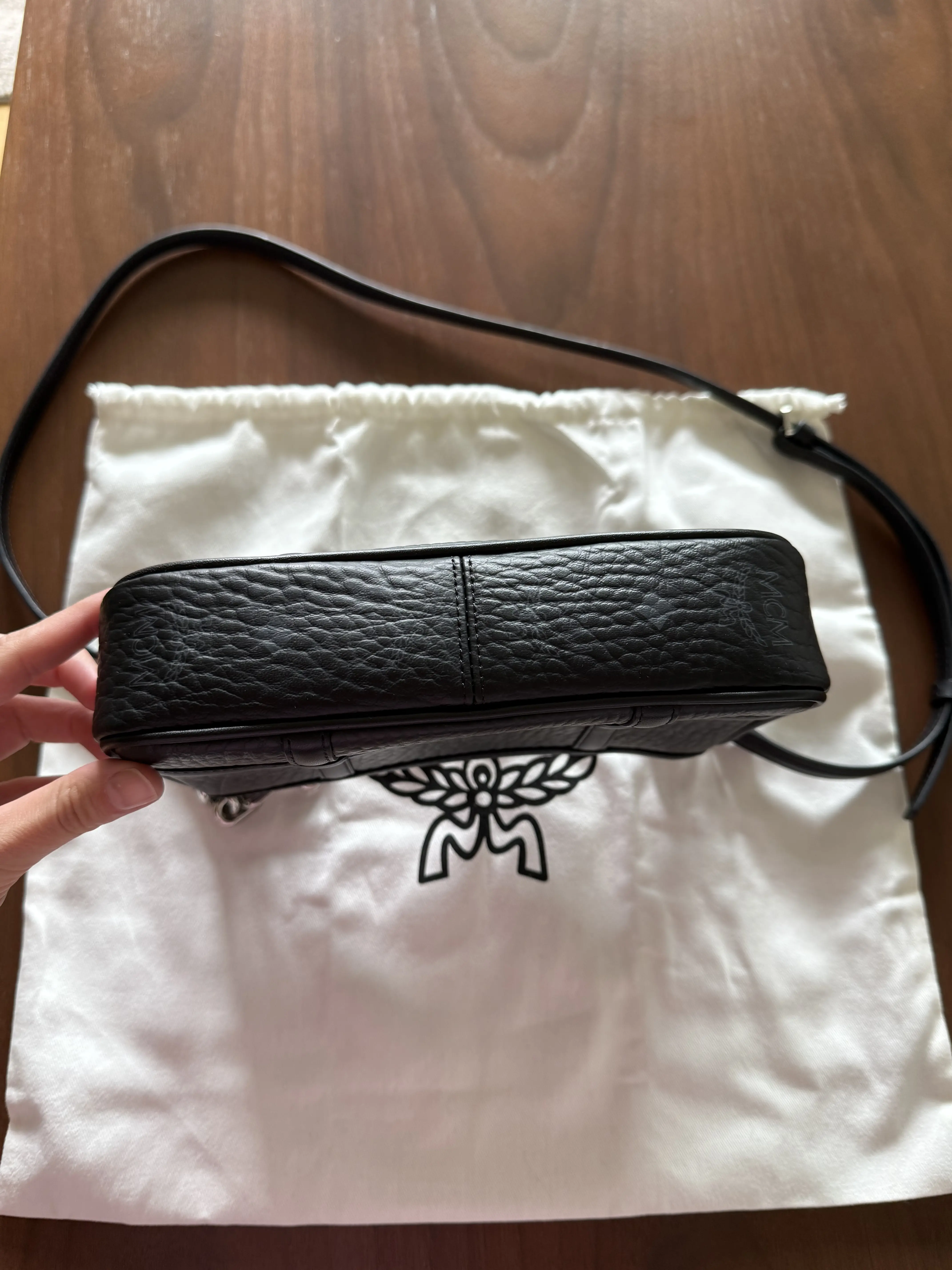 MCM Schultertasche «Aren» | LOOP-Marktplatz