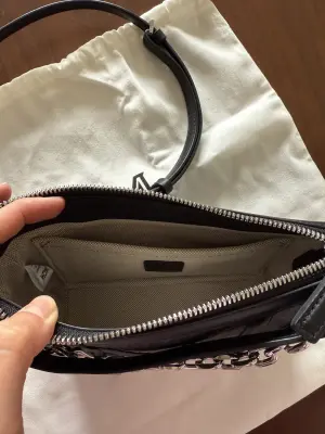 MCM Schultertasche «Aren» | LOOP-Marktplatz