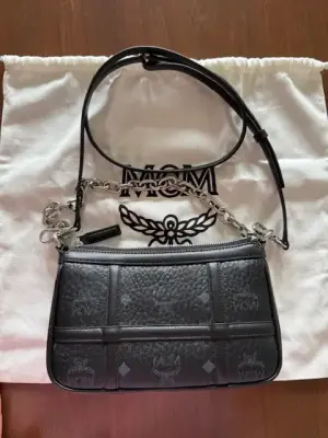 MCM Schultertasche «Aren» | LOOP-Marktplatz
