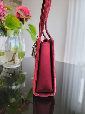 Lady Dior mini aus Samt | LOOP Marketplace