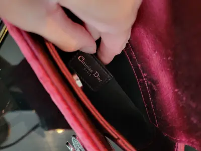 Lady Dior mini aus Samt | LOOP Marketplace