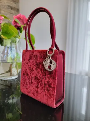 Lady Dior mini aus Samt | LOOP Marketplace