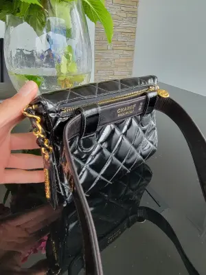 Chanel Gürteltasche Lackleder | LOOP-Marktplatz