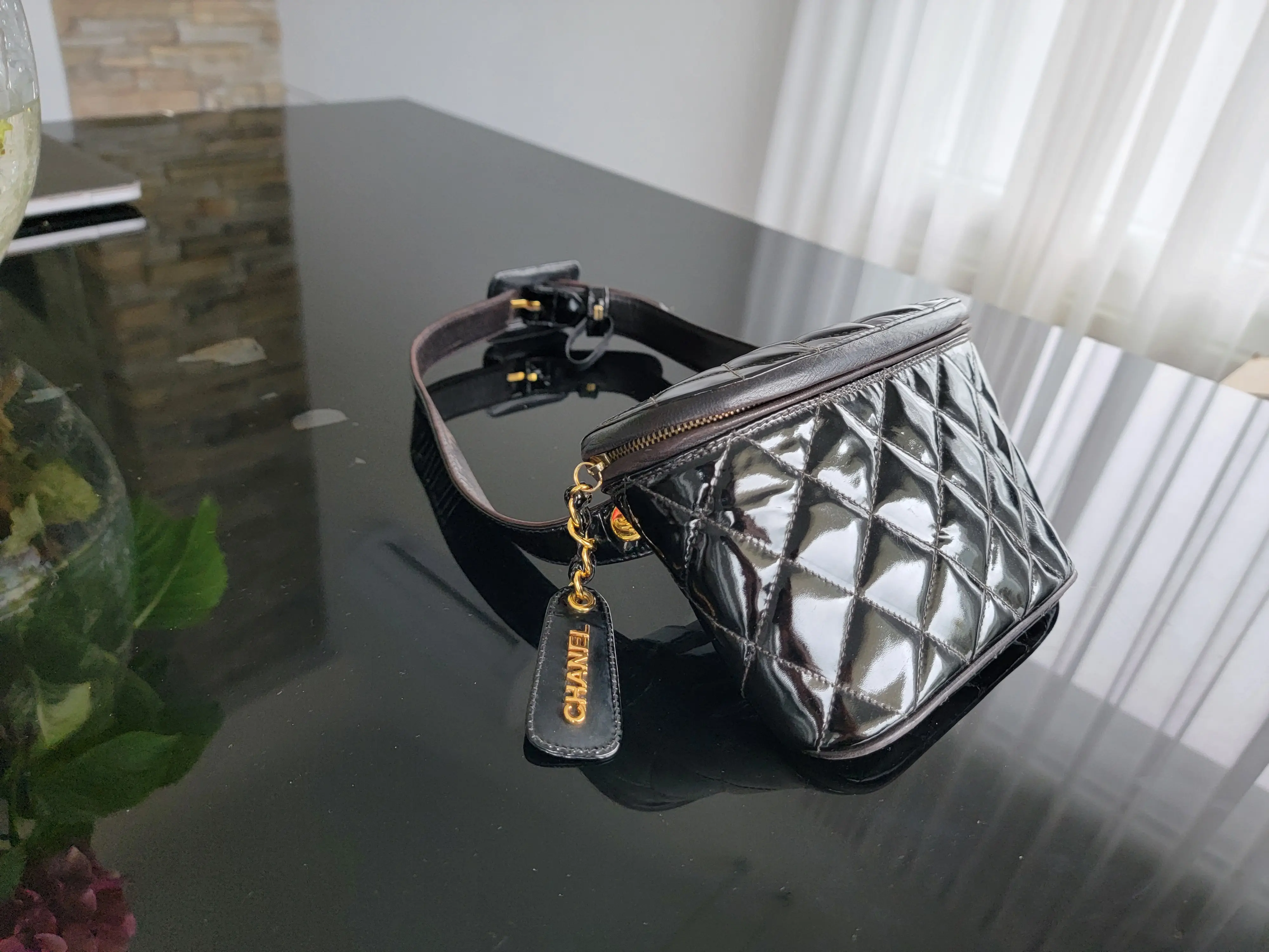 Chanel Gürteltasche Lackleder | LOOP-Marktplatz