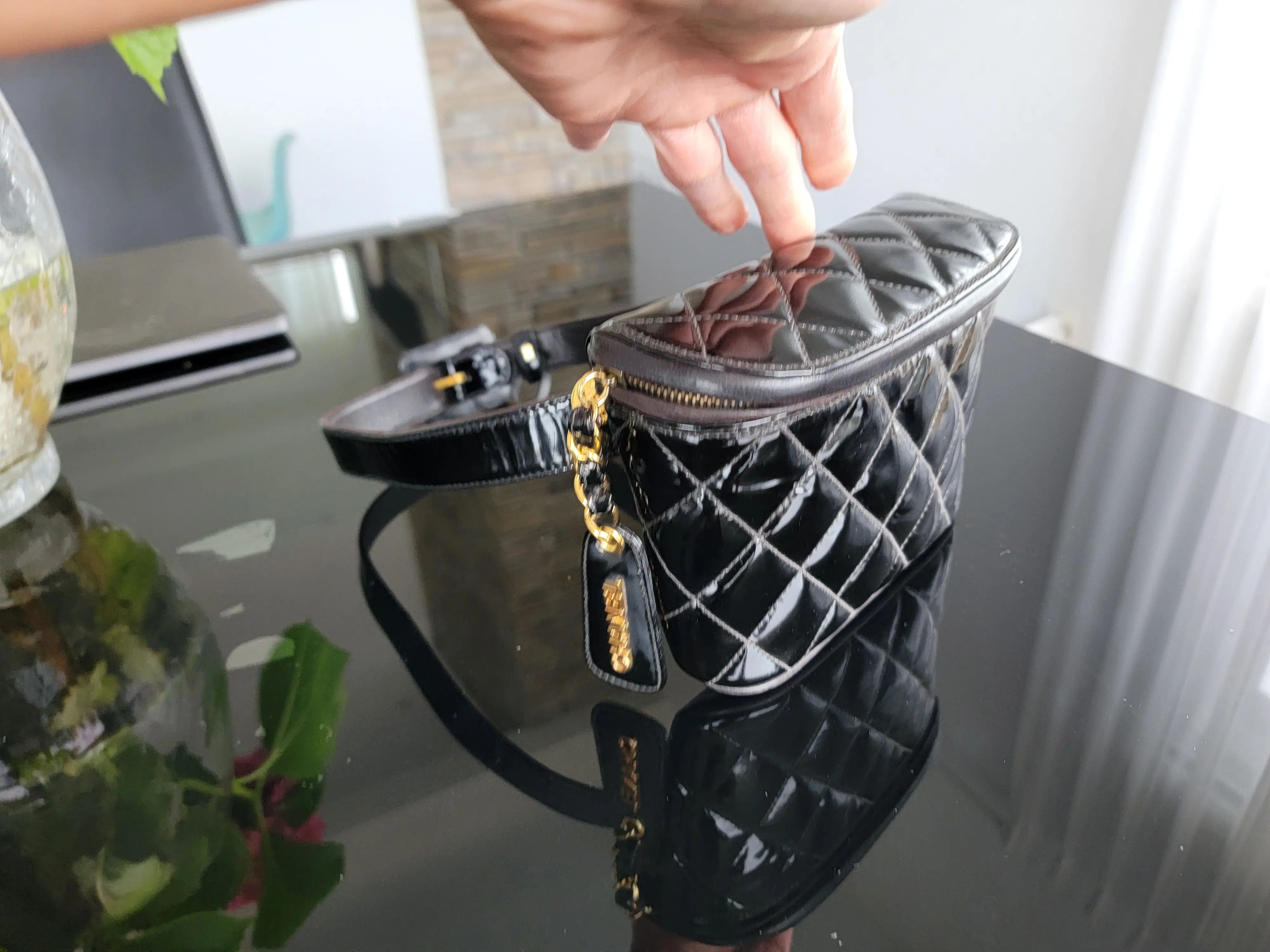 Chanel Gürteltasche Lackleder | LOOP-Marktplatz