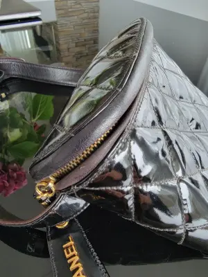 Chanel Gürteltasche Lackleder | LOOP-Marktplatz